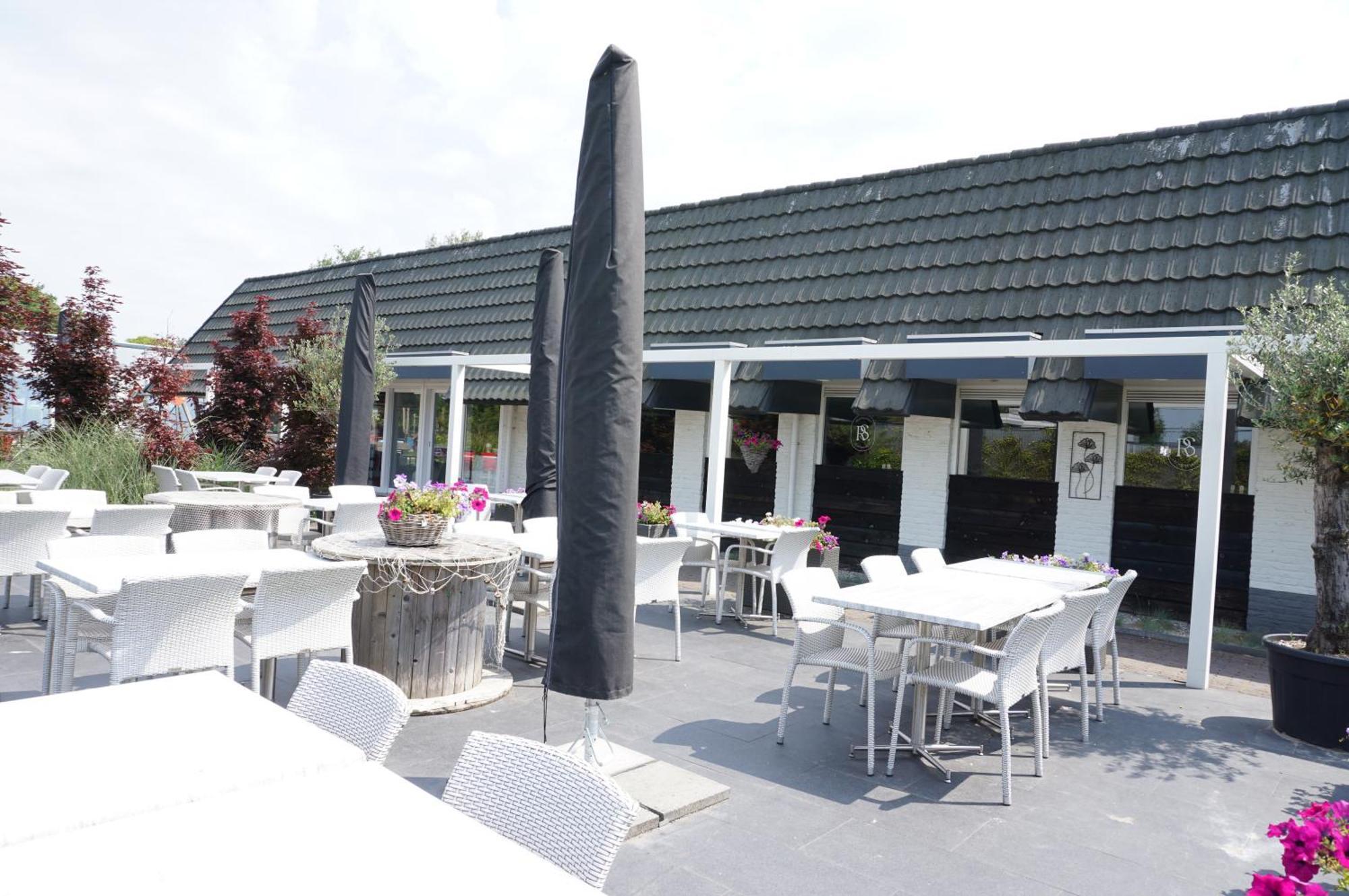Kustverhuur, Park Schoneveld, Duinroos 102 * Breskens